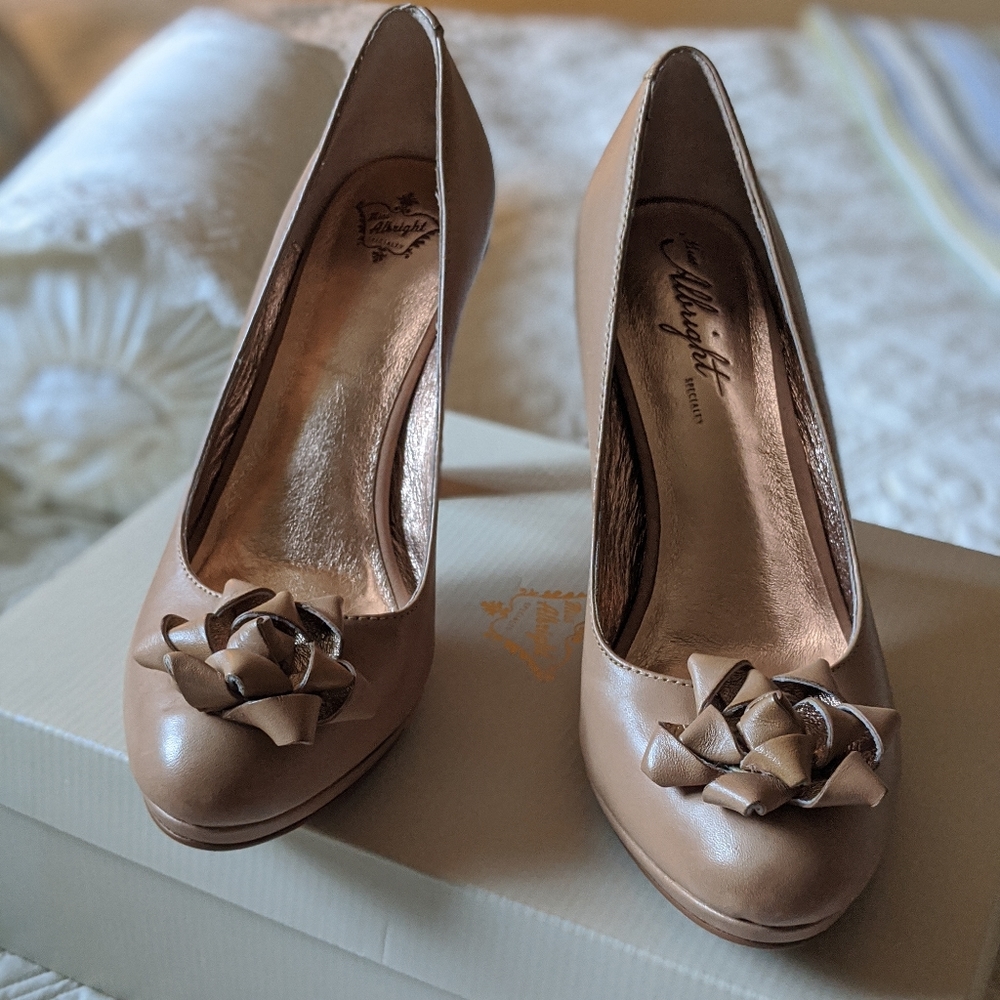 NEW ANTHROPOLOGIE Macyn Heels - Picture 2 of 8